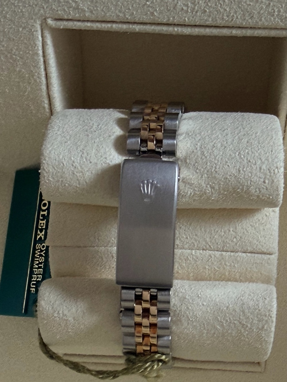 Rolex Datejust 26mm. Silver dial, fluted bezel two tone yellow gold jubilee. - Picture 5 of 10